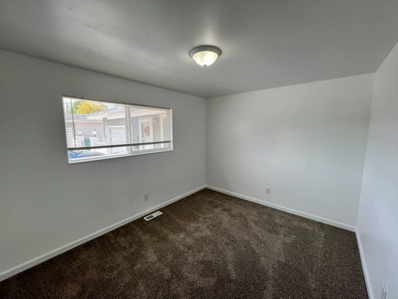 1750 York Way - Photo 6 of 10