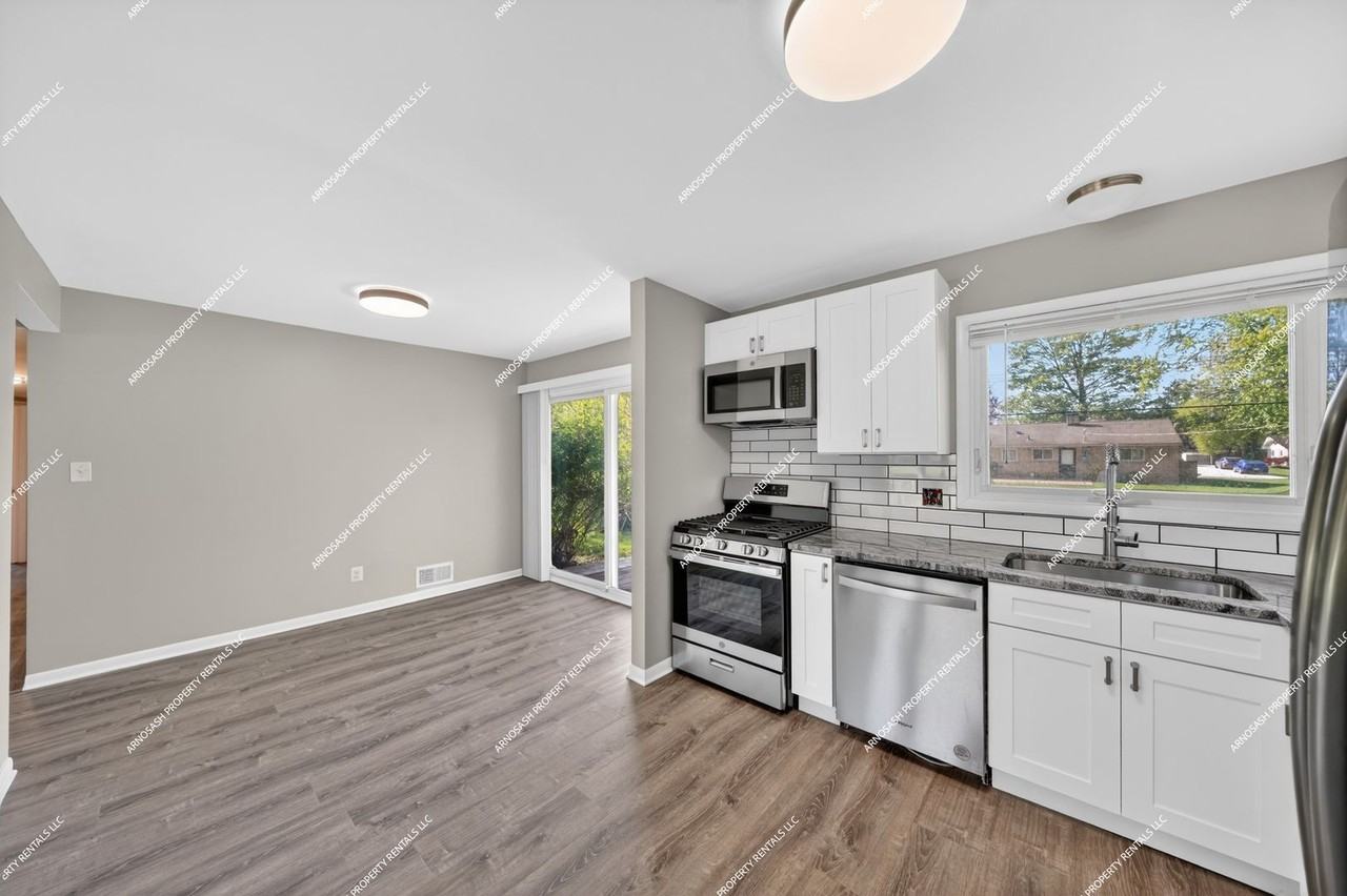 37863 Wendy Lee St - Photo 5 of 28