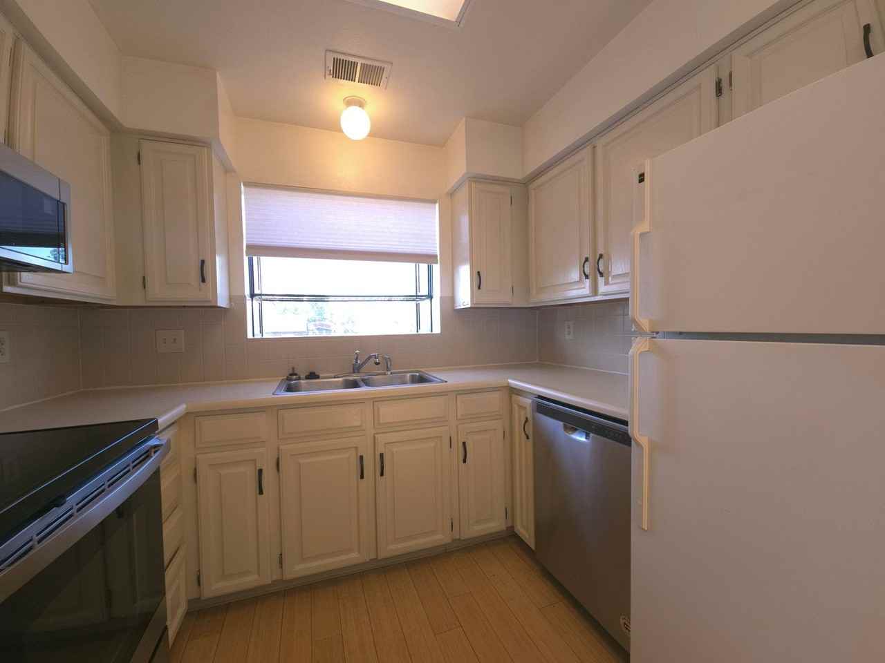 525 Manhattan Dr #201 - Photo 7 of 24