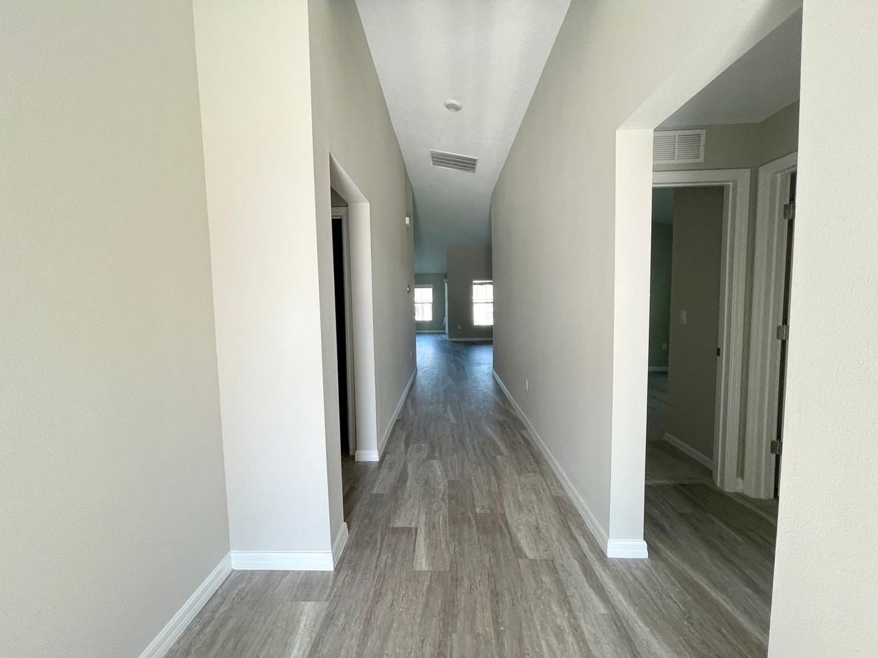 1544 Axel Cir - Photo 2 of 14