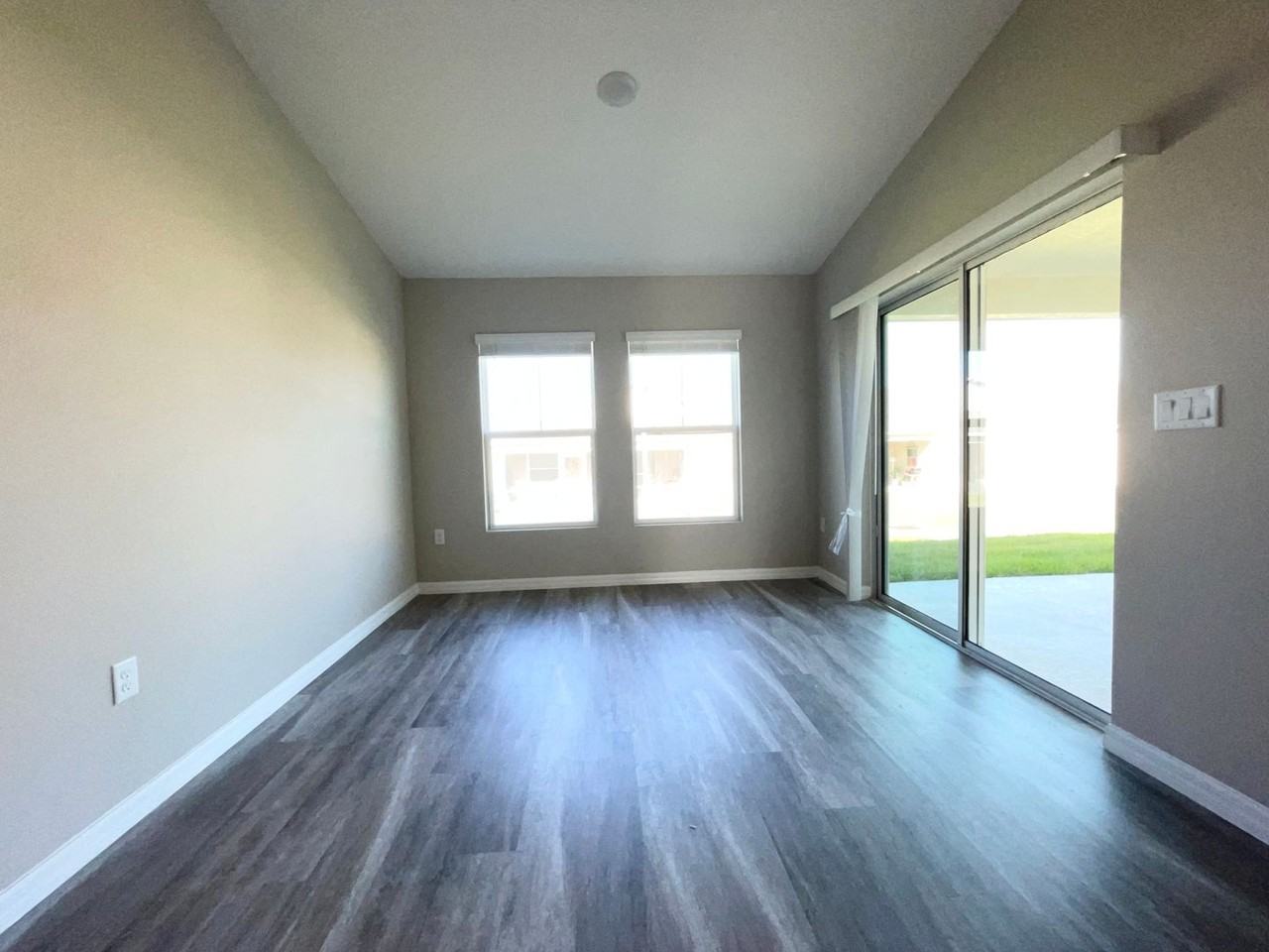 1544 Axel Cir - Photo 6 of 14