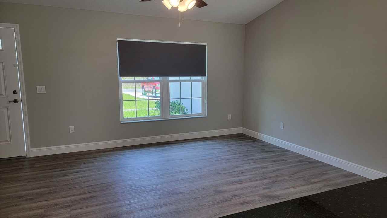 2719 W Sheila Dr - Photo 3 of 18