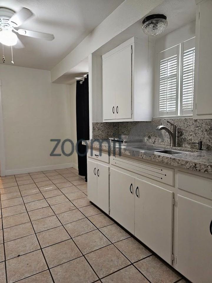 1029 E Meadowbrook Ave - Photo 6 of 20