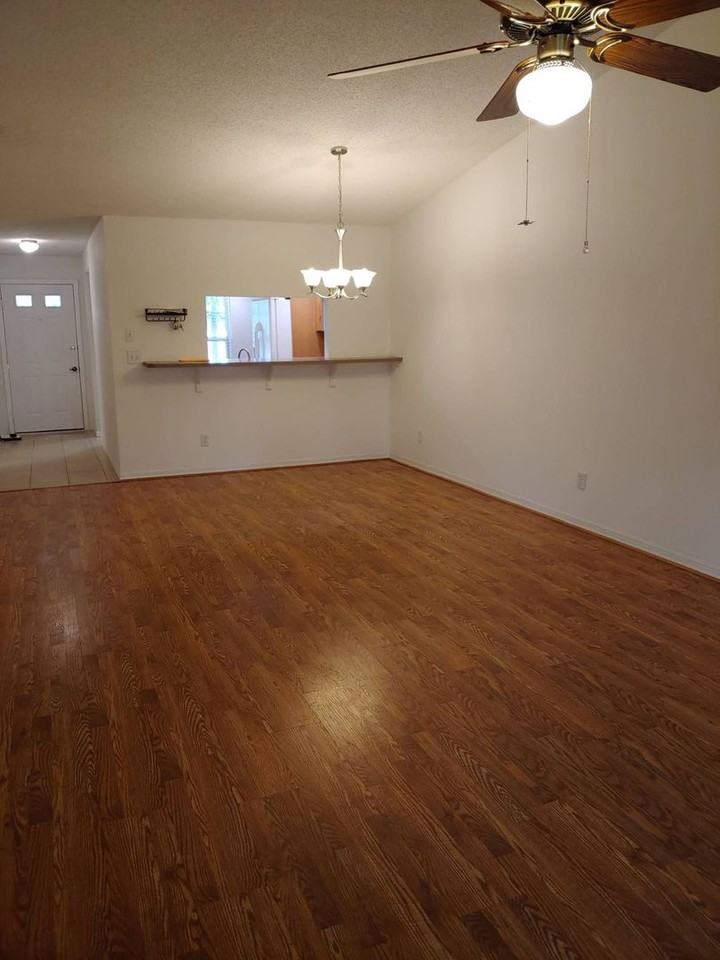 2211 Eisenhower Dr #106 - Photo 2 of 25