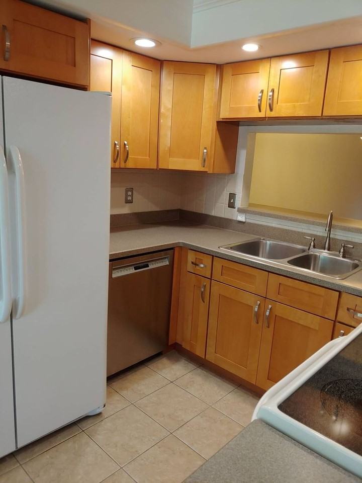 2211 Eisenhower Dr #106 - Photo 7 of 25