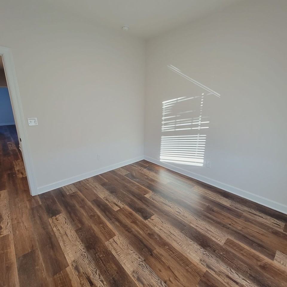 4637 Collingham Dr - Photo 6 of 25