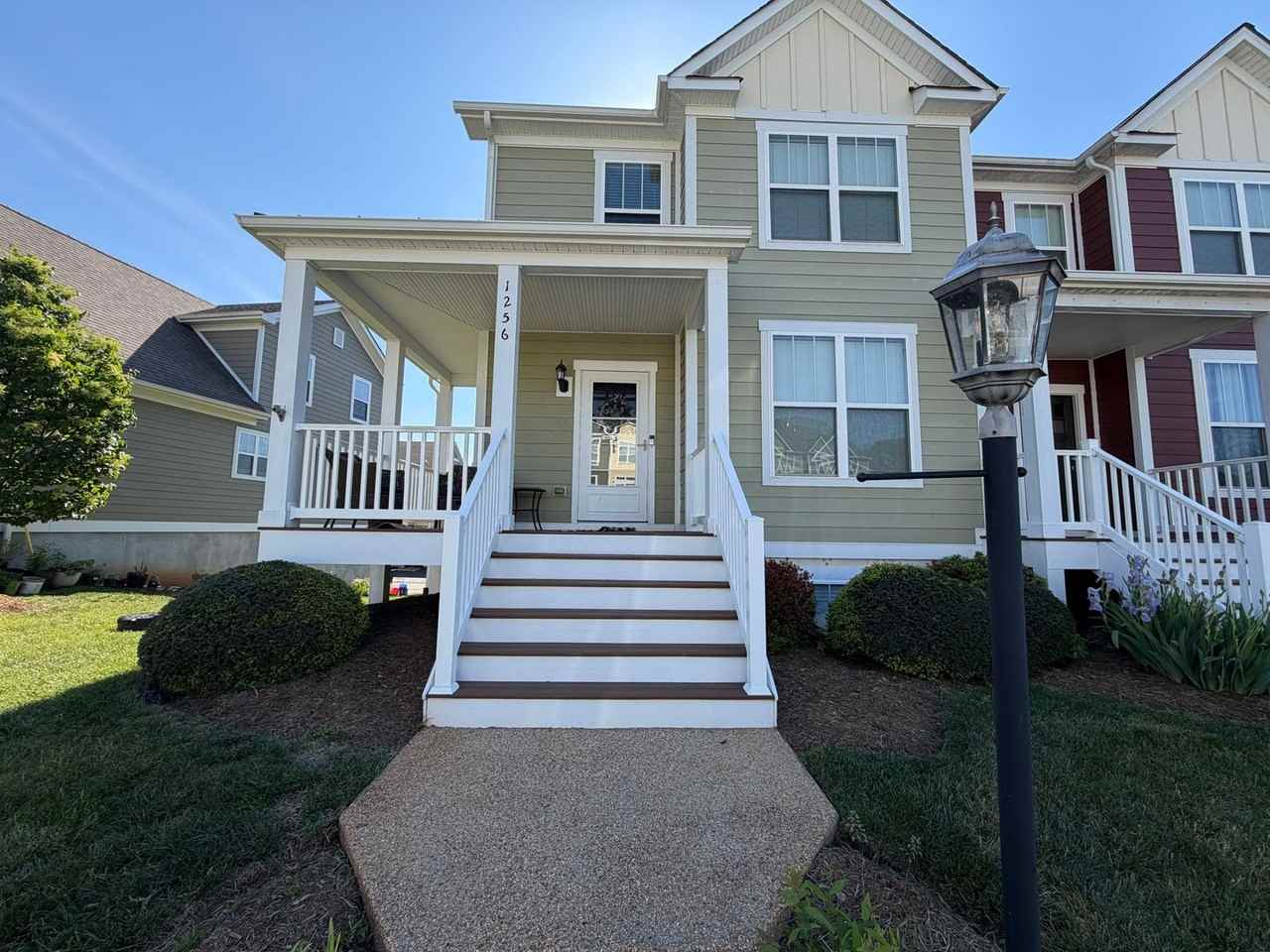1256 Haden Pl - Photo 2 of 5