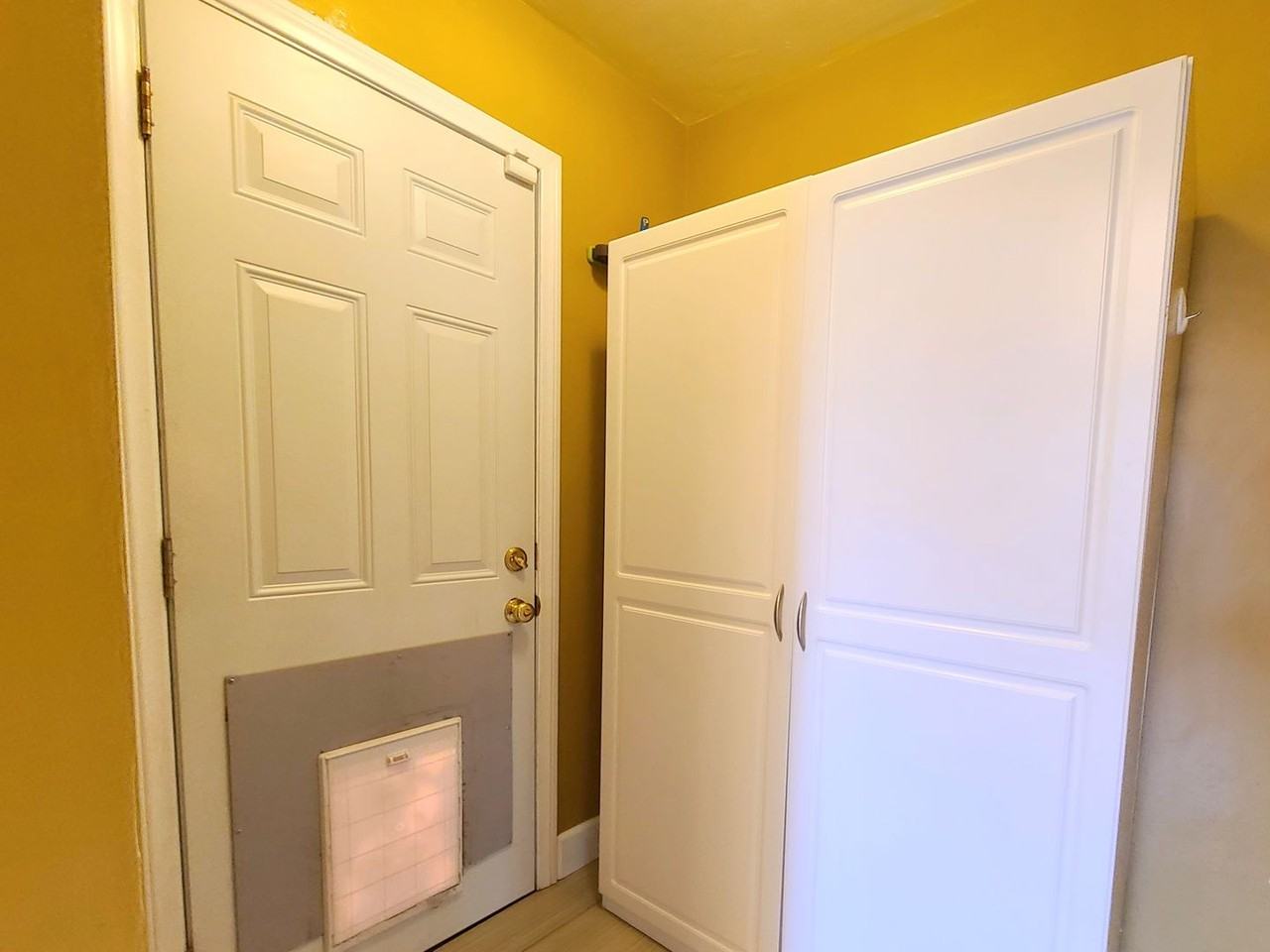 1017 Campus Ave - Photo 7 of 22