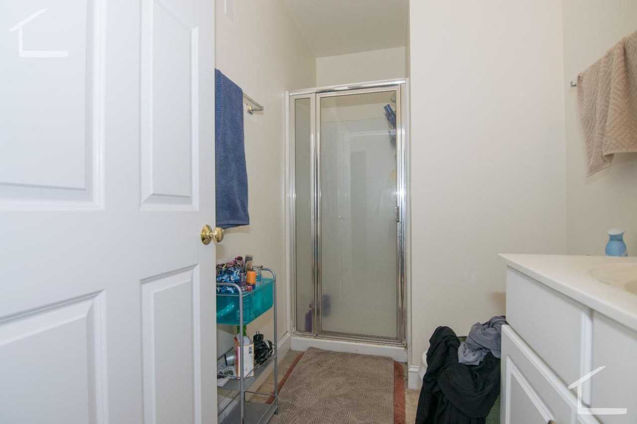 13 Gardner Ter - Photo 5 of 9