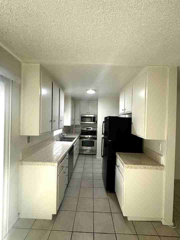 138 S Bryn Mawr St #6 - Photo 6 of 16