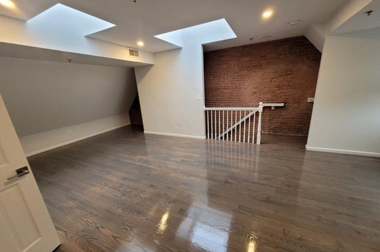 1402 Beacon St #11 - Photo 2 of 9