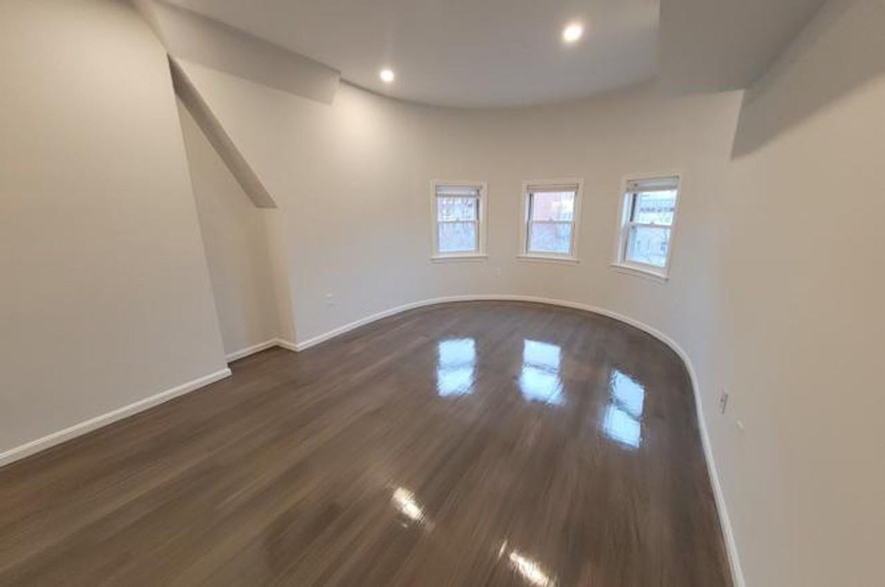 1402 Beacon St #11 - Photo 7 of 9