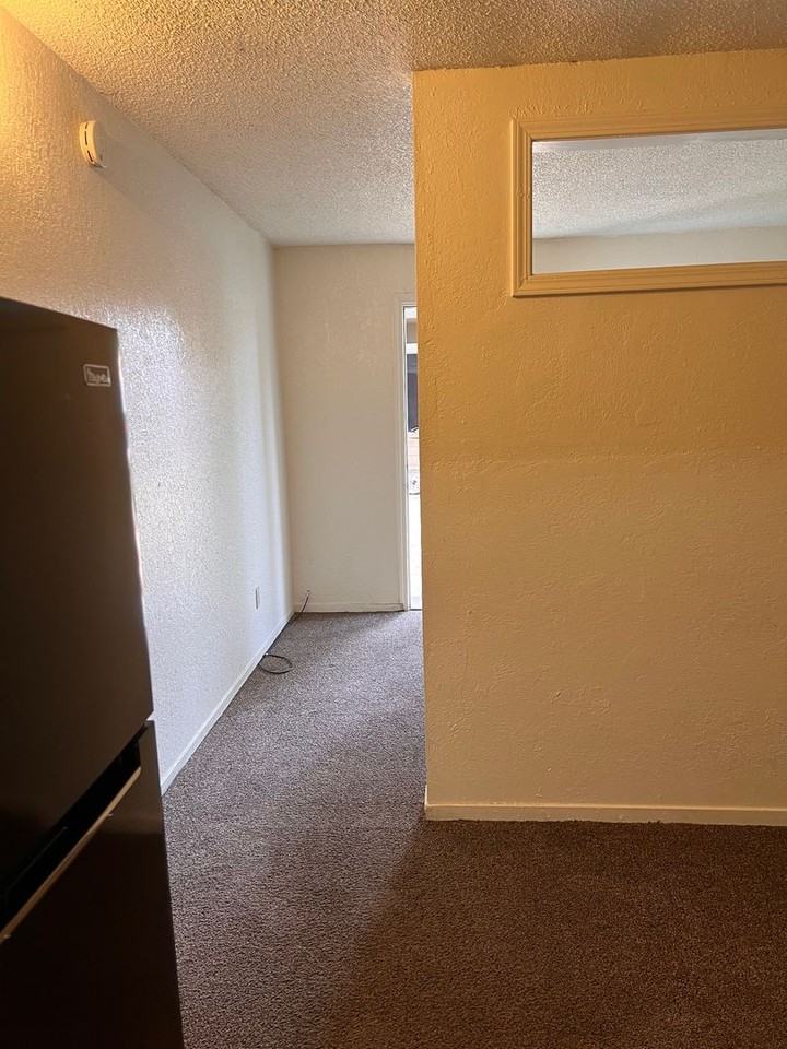 Tahoe Townhouse Apts. - Photo 3 of 5
