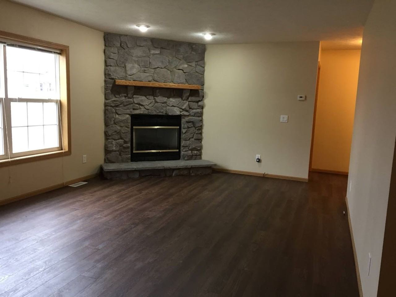 201 E Hill St - Photo 2 of 15