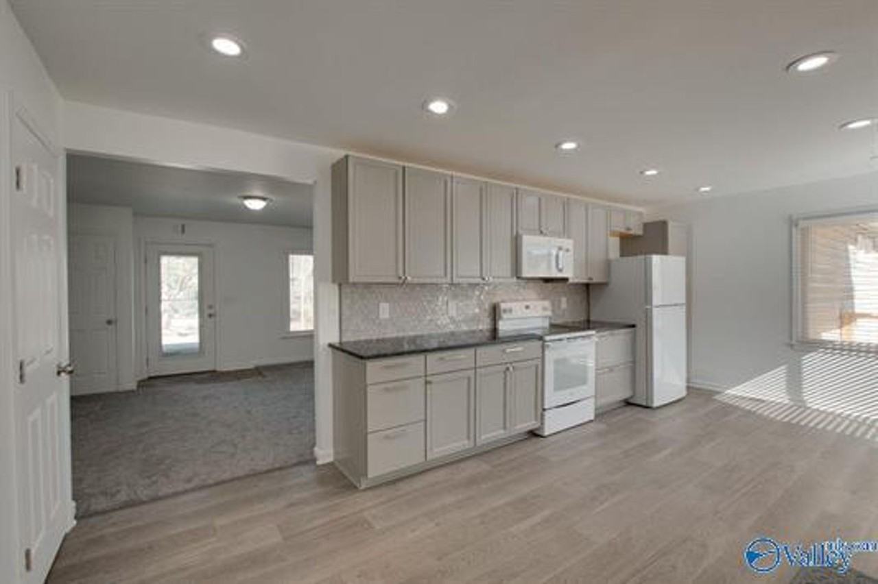 365 Ne Morris Rd - Photo 3 of 19