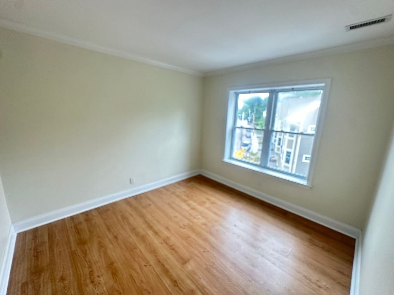 116 Newton St - Photo 2 of 6