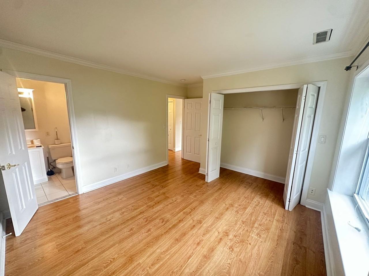 116 Newton St - Photo 4 of 6