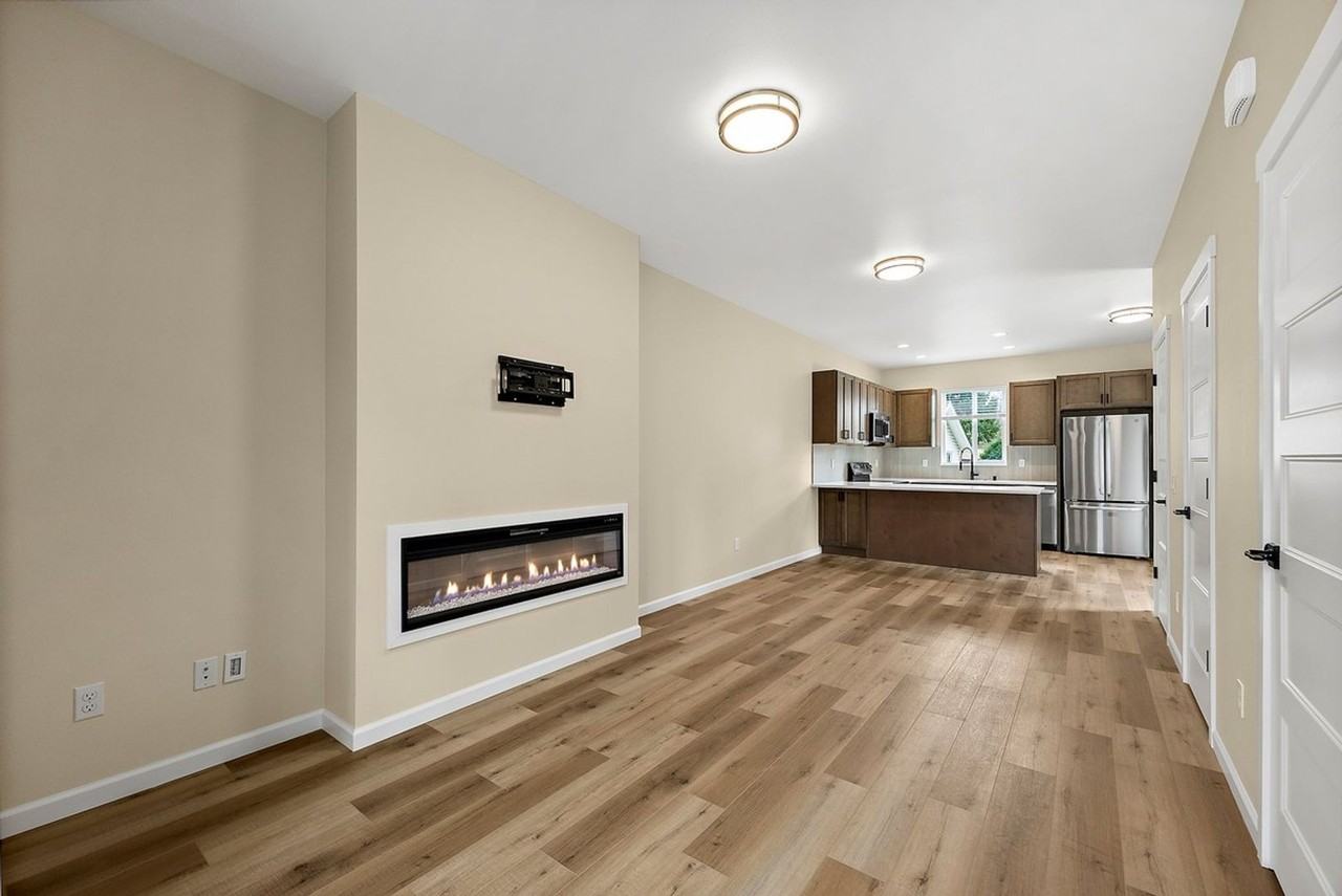 8511 Woodlawn Ave Sw - Photo 6 of 31