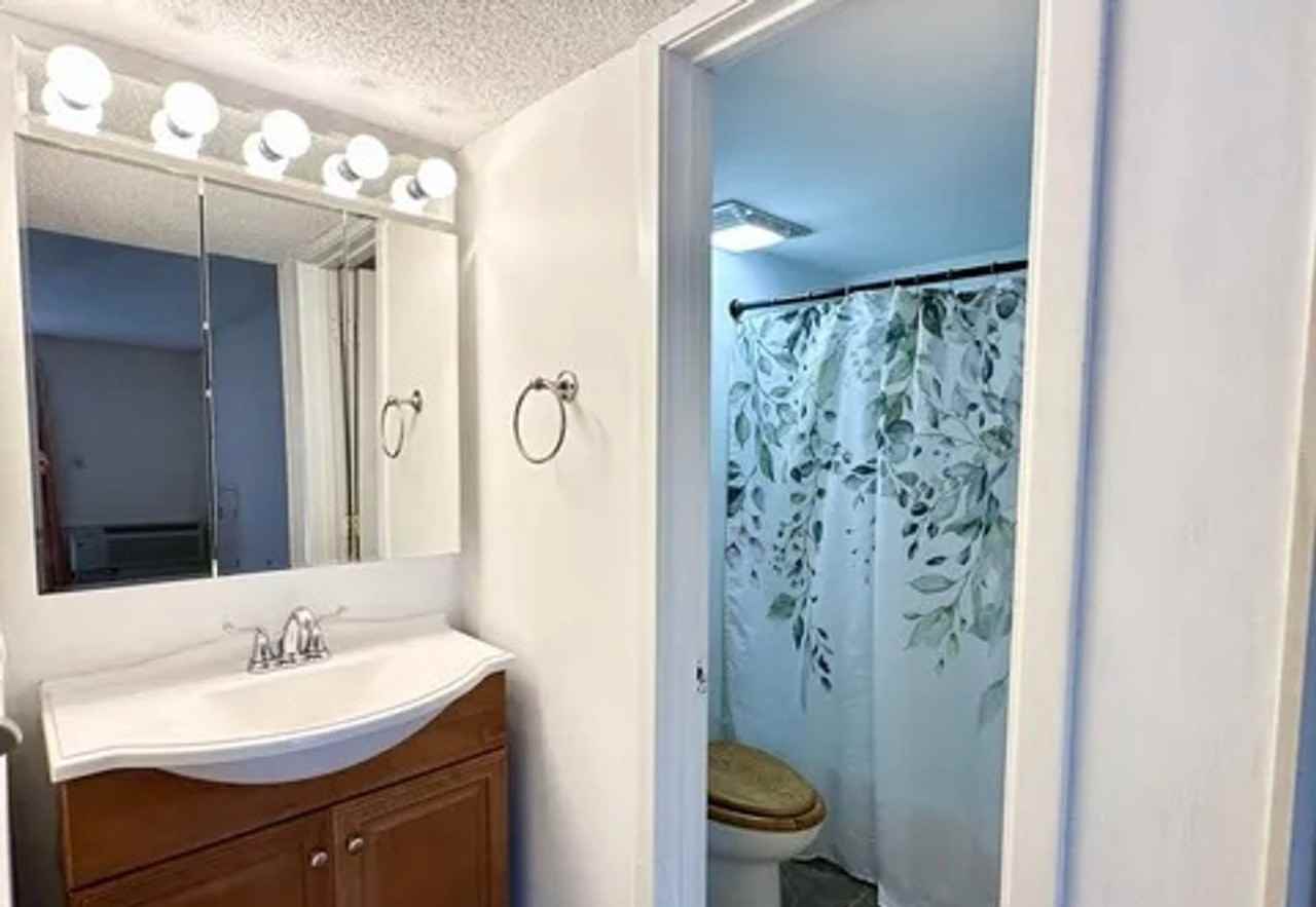 1309 Harbourside Dr - Photo 4 of 7