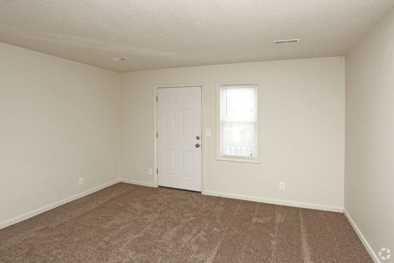 1902 8 1/2 St Se - Photo 7 of 20