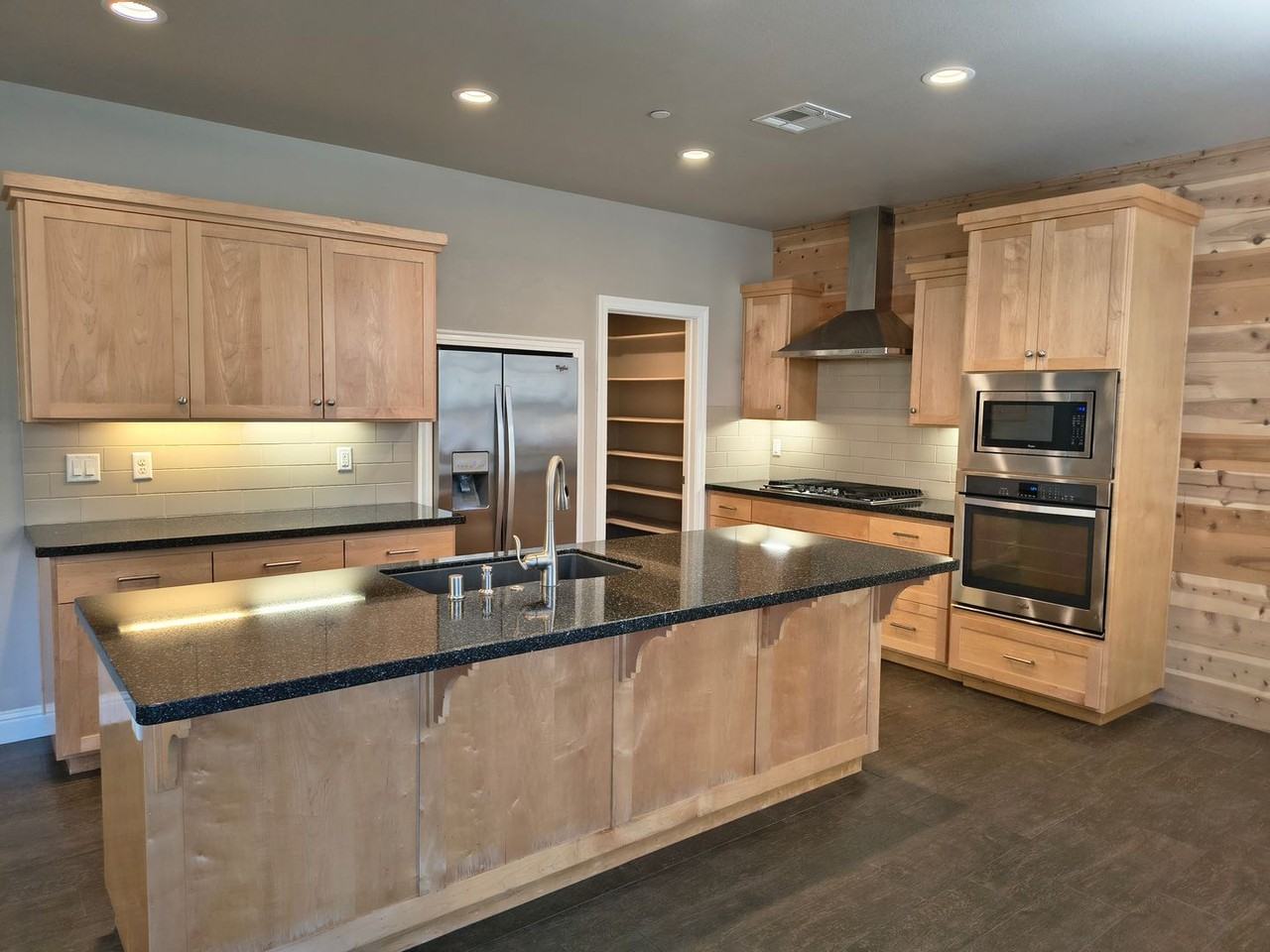 1377 Browning St - Photo 2 of 19