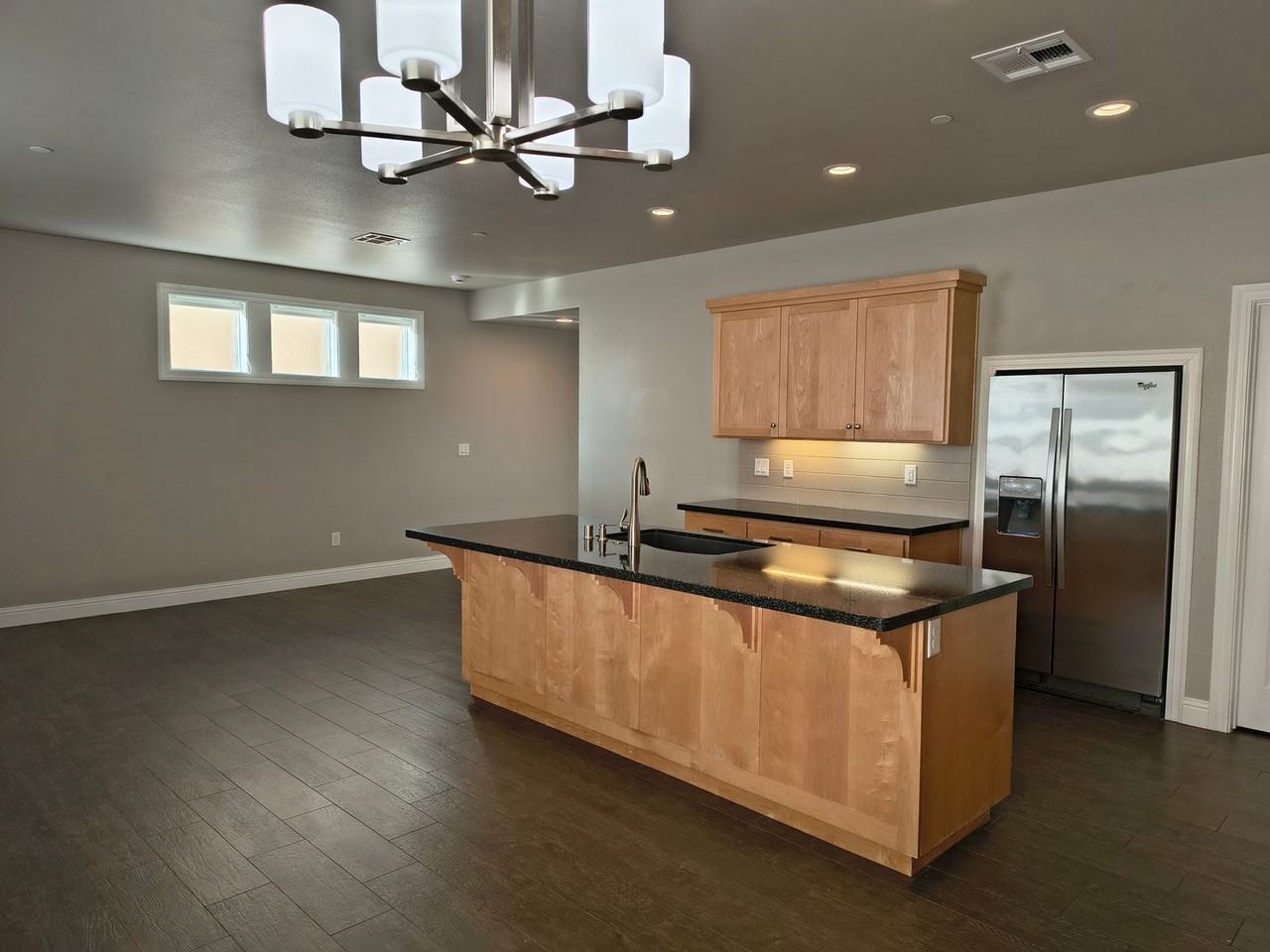 1377 Browning St - Photo 3 of 19