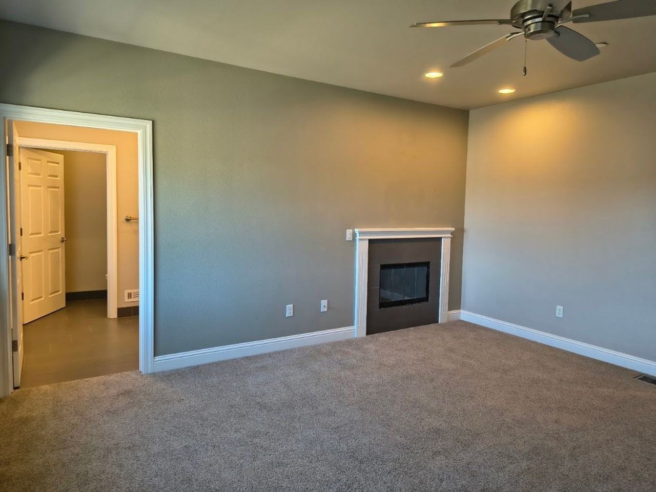 1377 Browning St - Photo 5 of 19