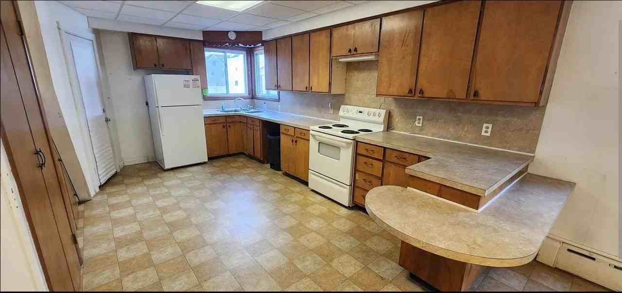 37 Spring St - Photo 2 of 10