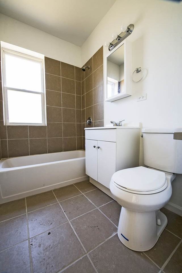7654 S Marshfield - Photo 3 of 20
