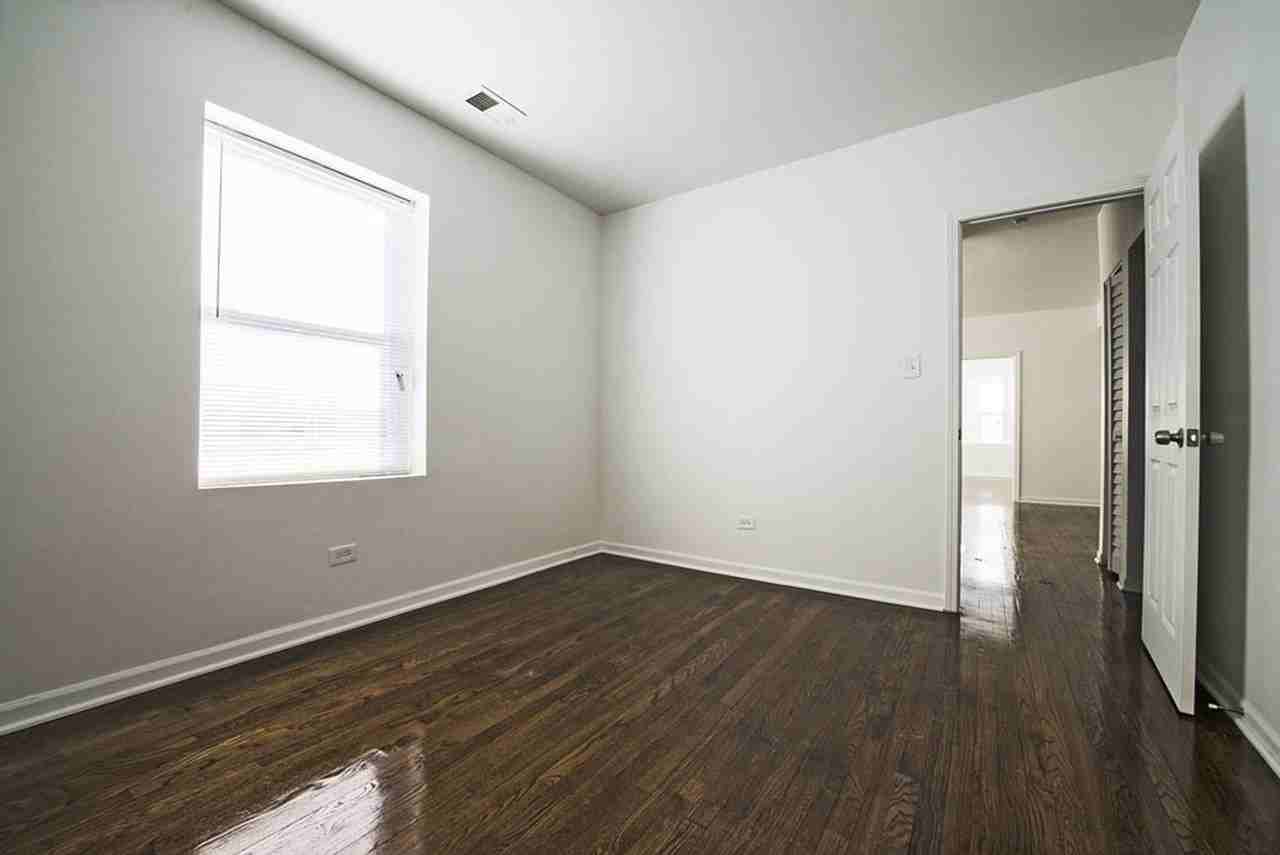 7654 S Marshfield - Photo 4 of 20