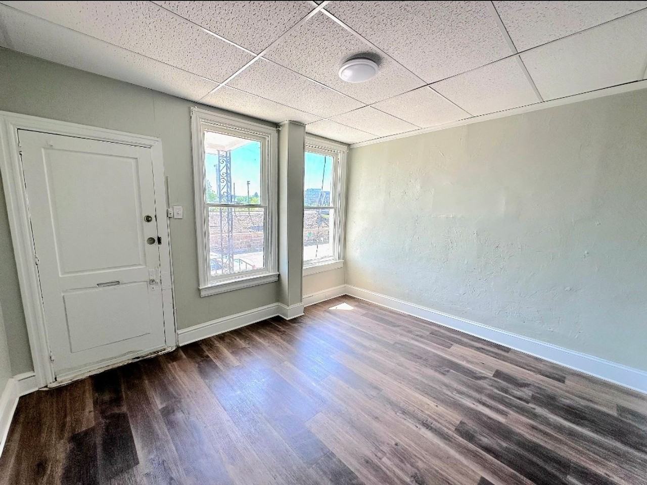 143 Stevens Ave - Photo 2 of 8