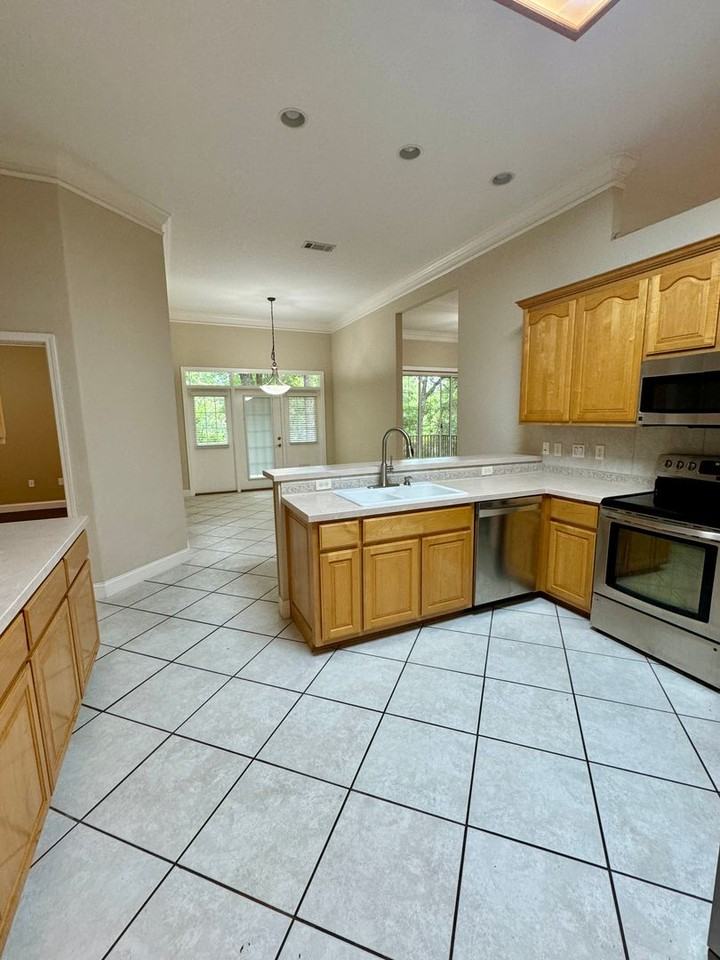 217 Sweetwater Run - Photo 3 of 19
