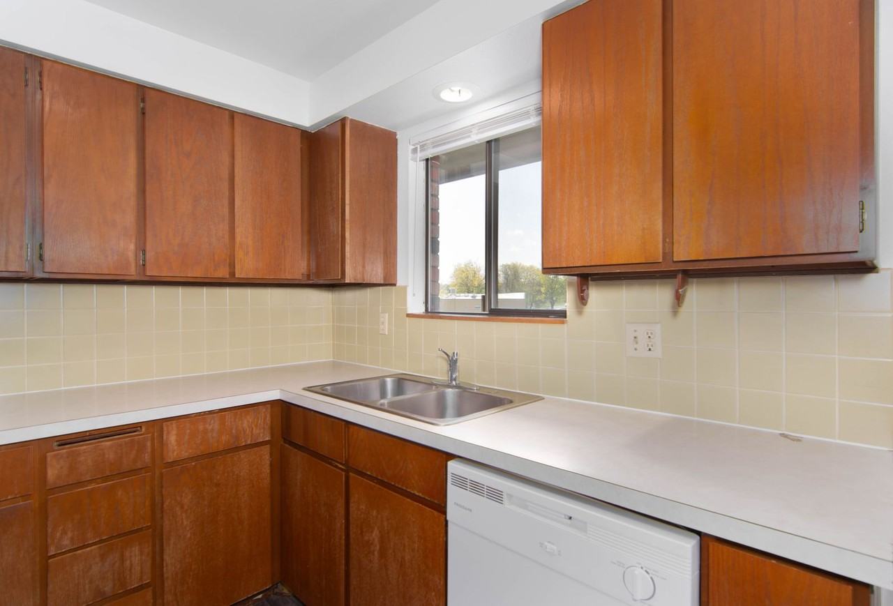2218 W Cleveland Ave - Photo 4 of 16