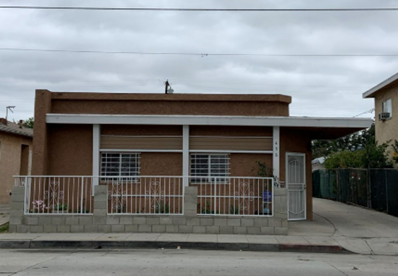 456 E Market St - Photo 2 of 7