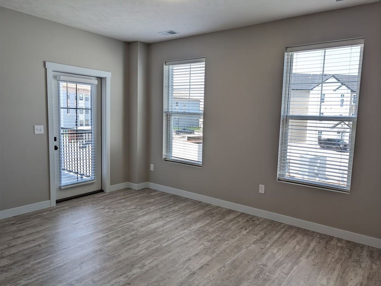 3545 43rd Avenue - Photo 7 of 50