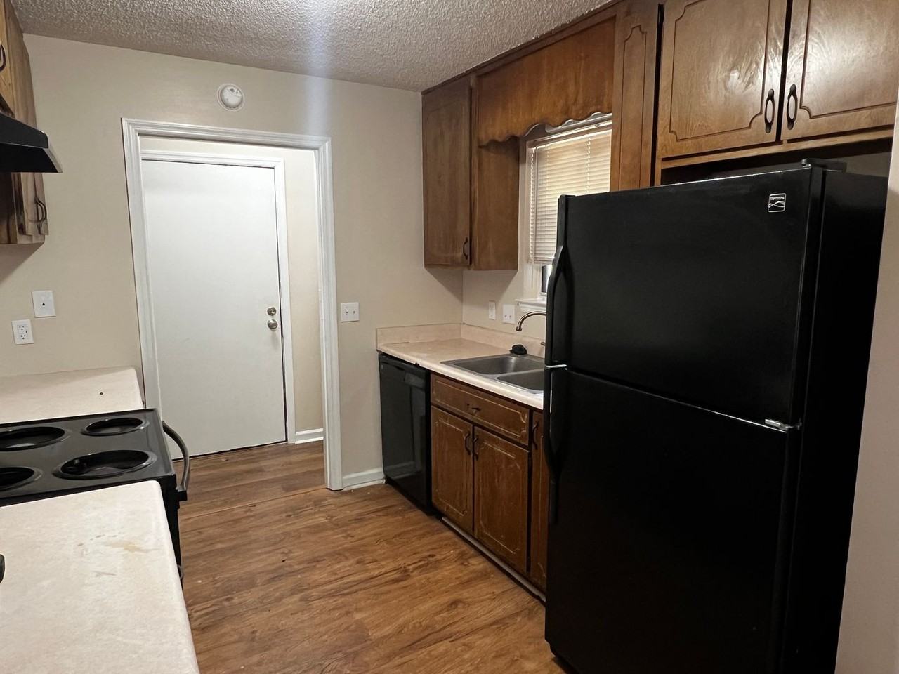 105 Baytree Ct - Photo 3 of 17