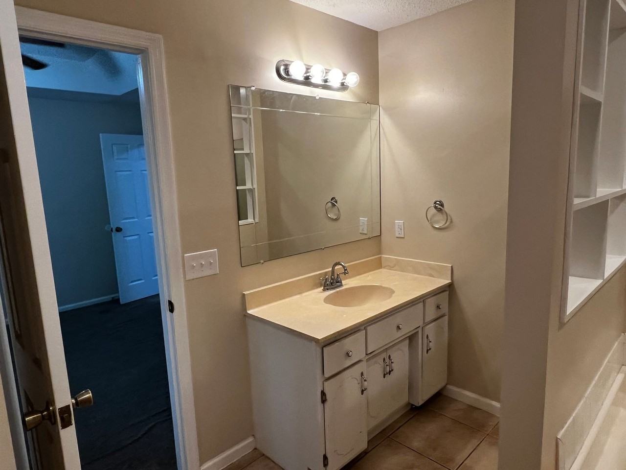 105 Baytree Ct - Photo 6 of 17