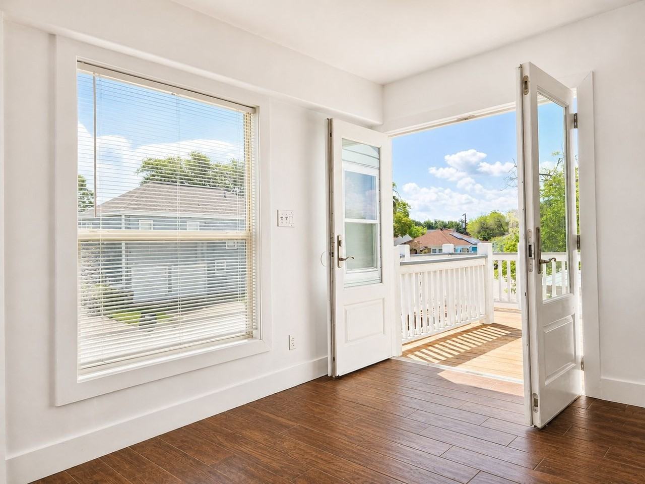 2215 46th St - Photo 4 of 16