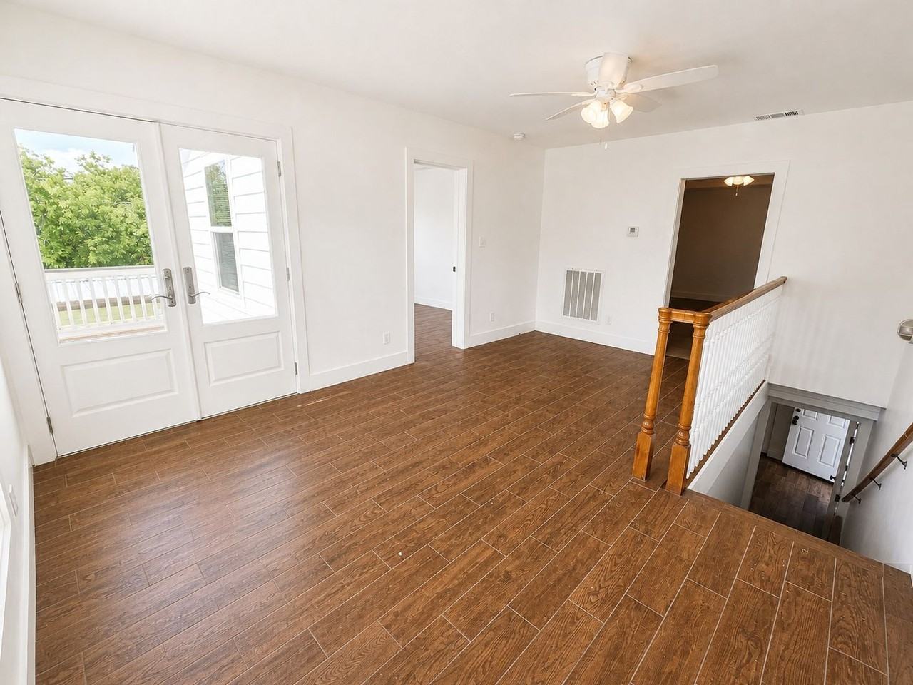 2215 46th St - Photo 5 of 16