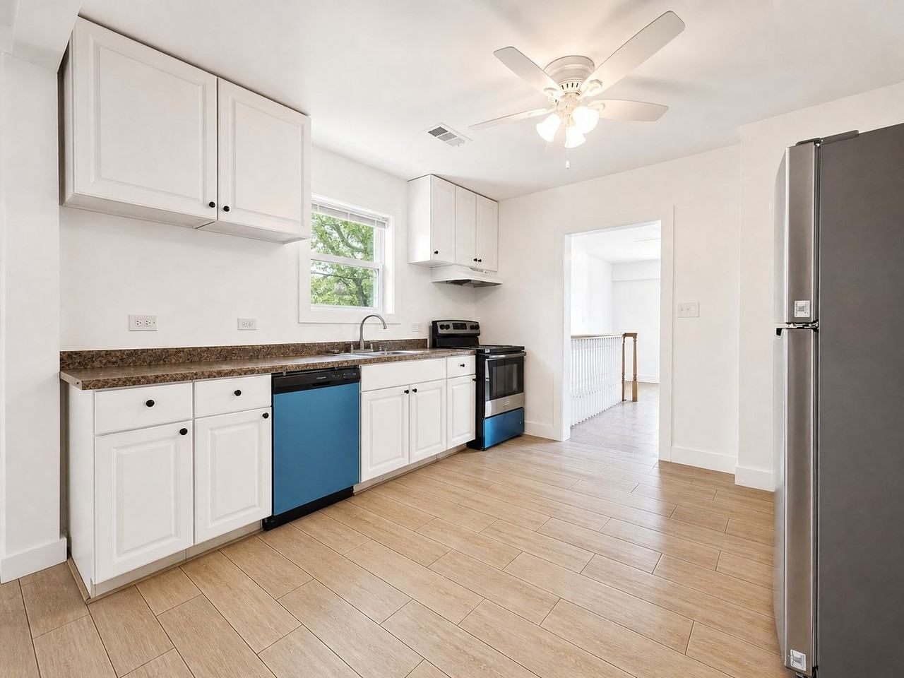 2215 46th St - Photo 7 of 16