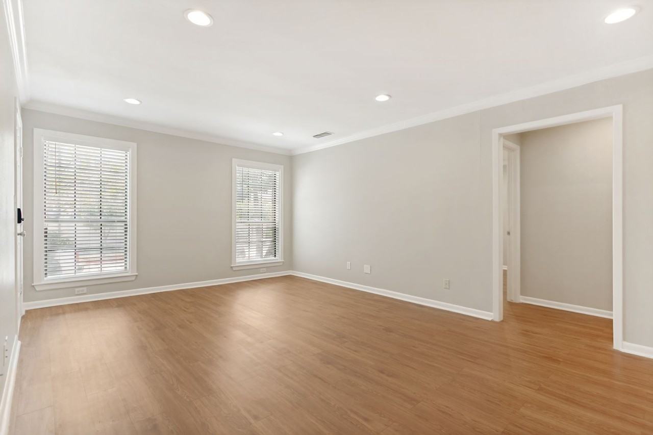 201 Ellwood St - Photo 3 of 25