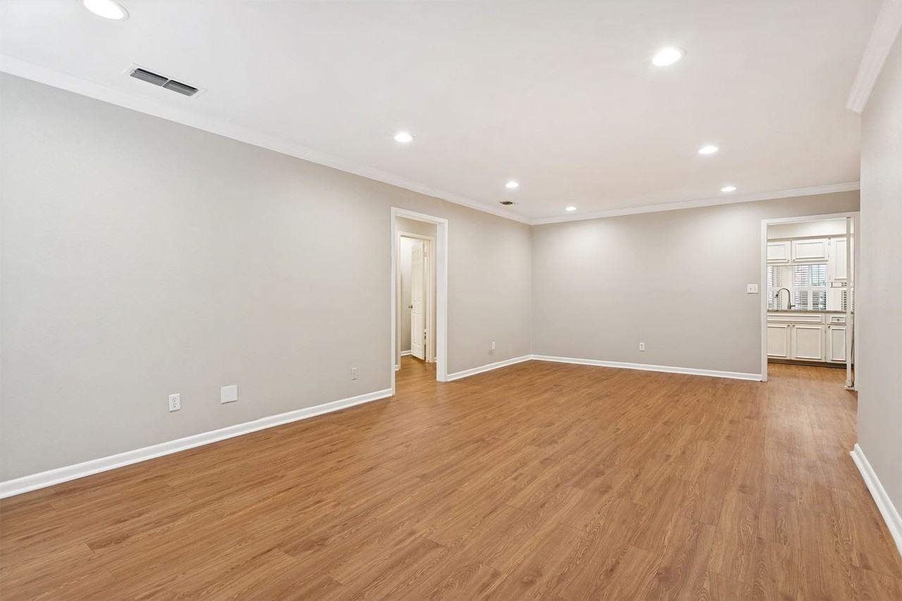 201 Ellwood St - Photo 4 of 25