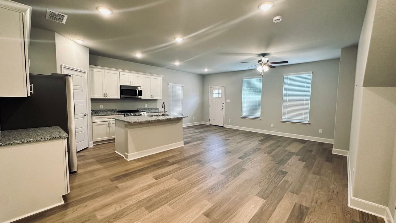 7157 7157 Magnolia Creek  - 7157 Magnolia Creek 101 - Photo 3 of 16