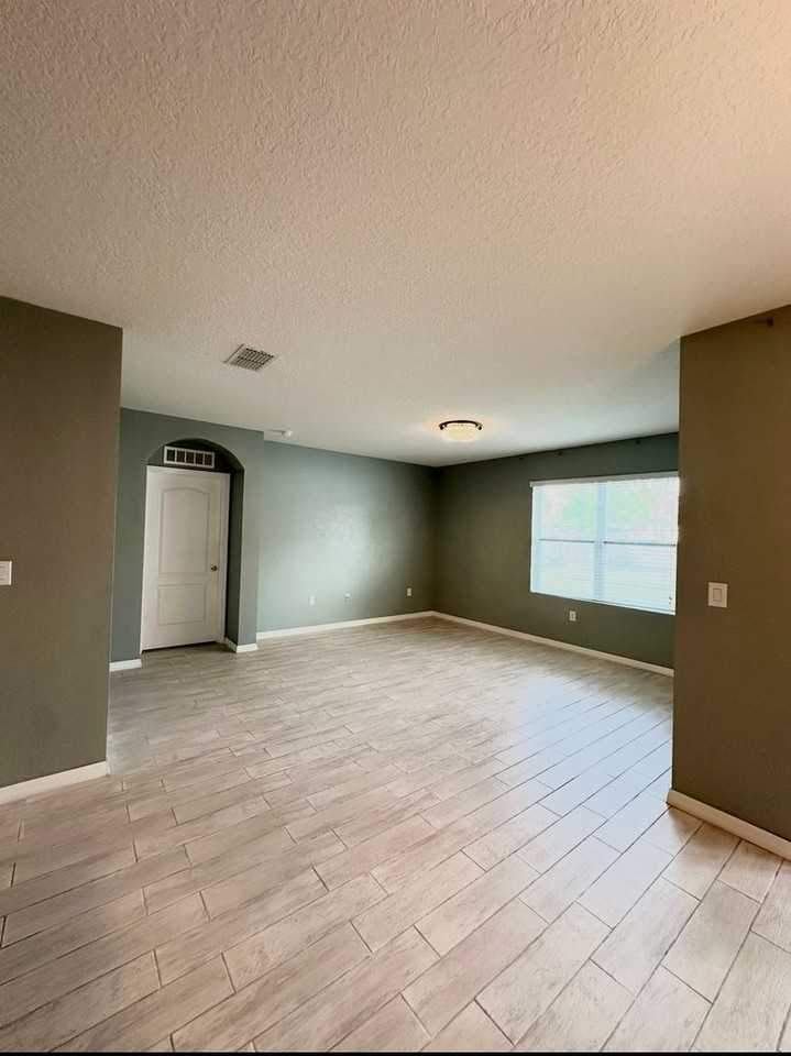 1519 Diamond Loop Dr - Photo 2 of 15