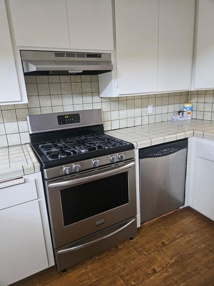 395 Surf St #B - Photo 5 of 9