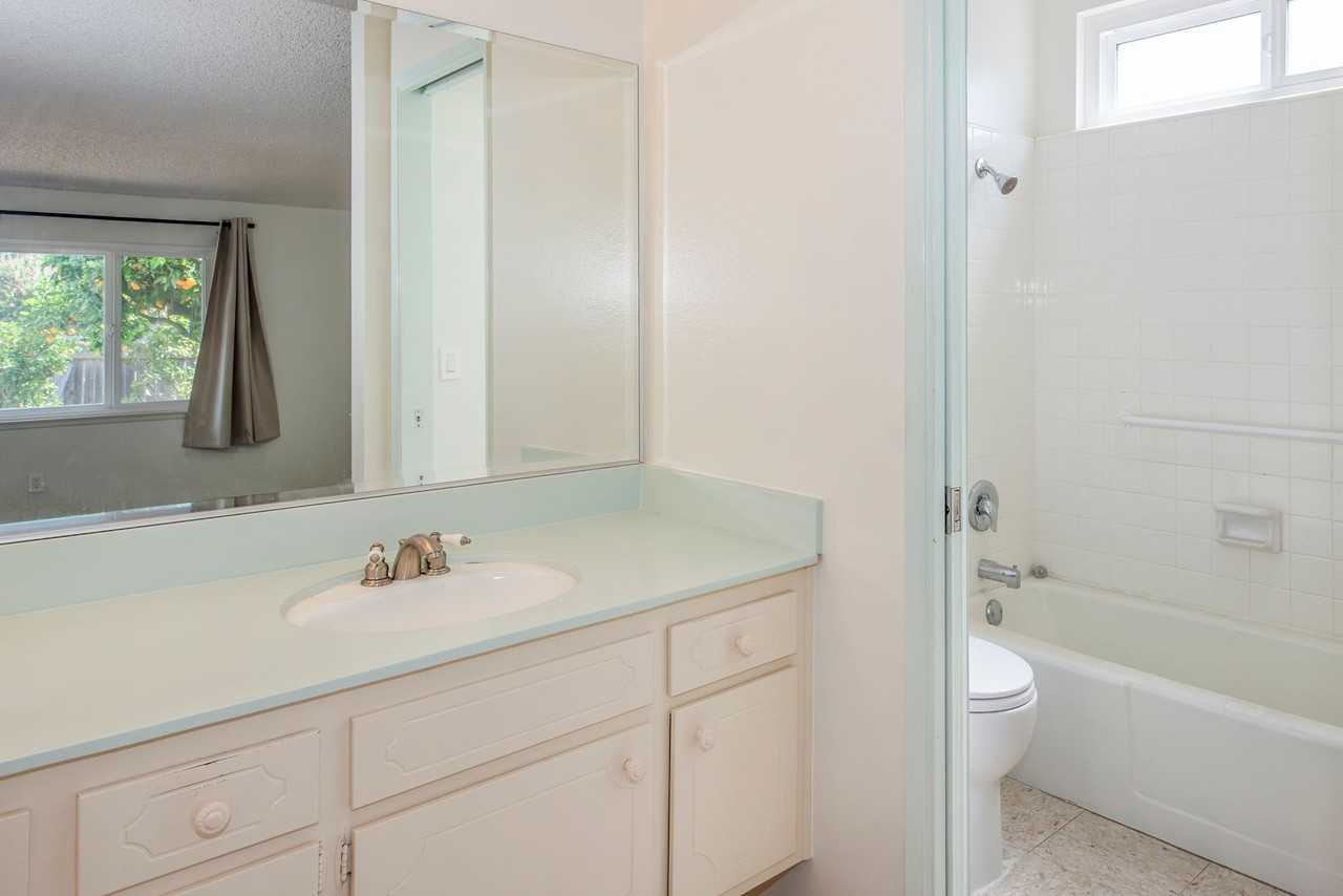 5076 Walnut Park Dr - Photo 7 of 18