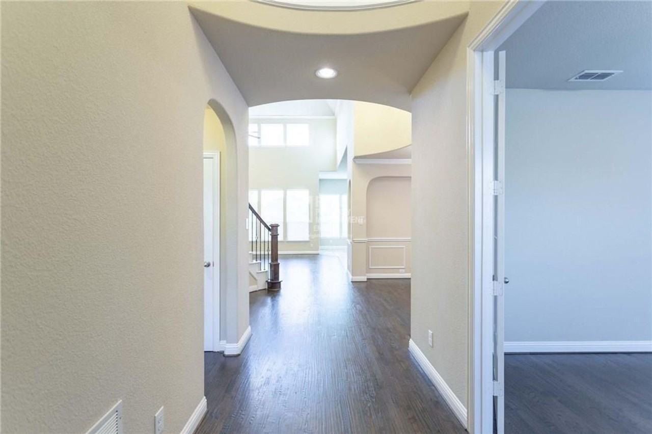 13486 Mercedes Ln - Photo 7 of 30