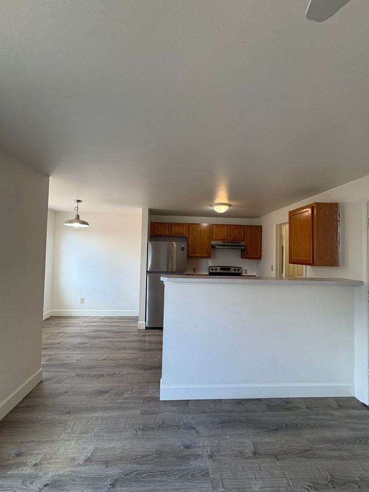 3916 Village Dr - Photo 4 of 21