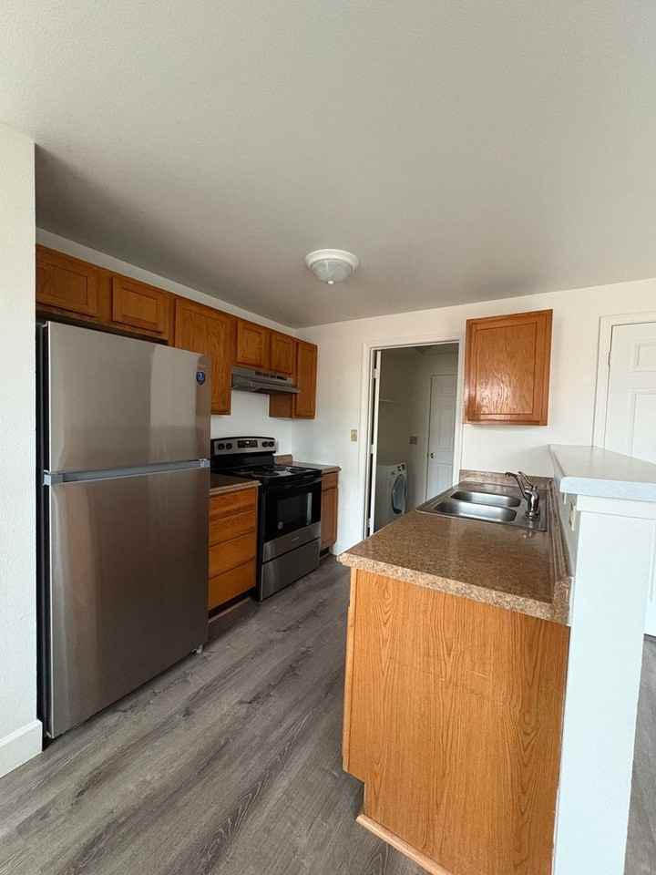 3916 Village Dr - Photo 5 of 21