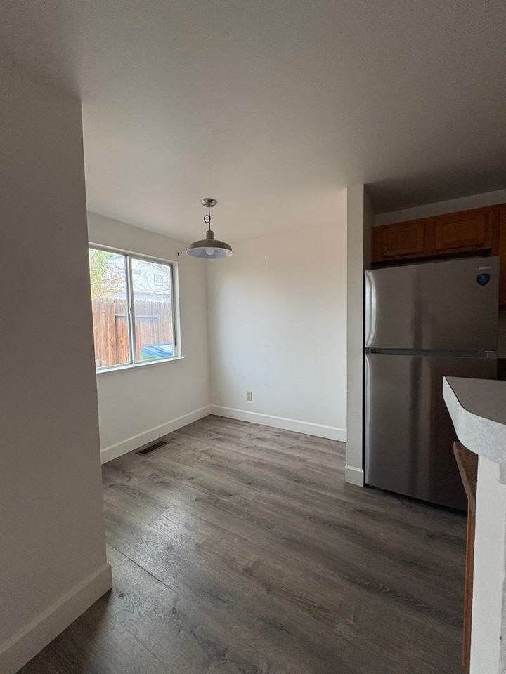 3916 Village Dr - Photo 6 of 21